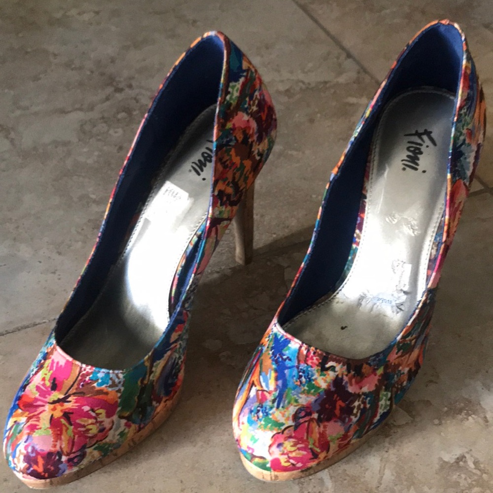 Fiona Spring 5 inch heels. Size 8.5